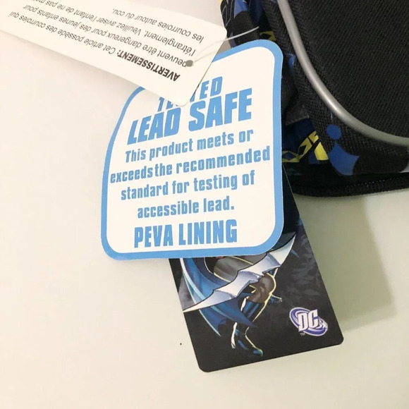 Batman Lunch Bag and  The Return of the Joker Mystery of the Batwoman DVD - Picture 8 of 16